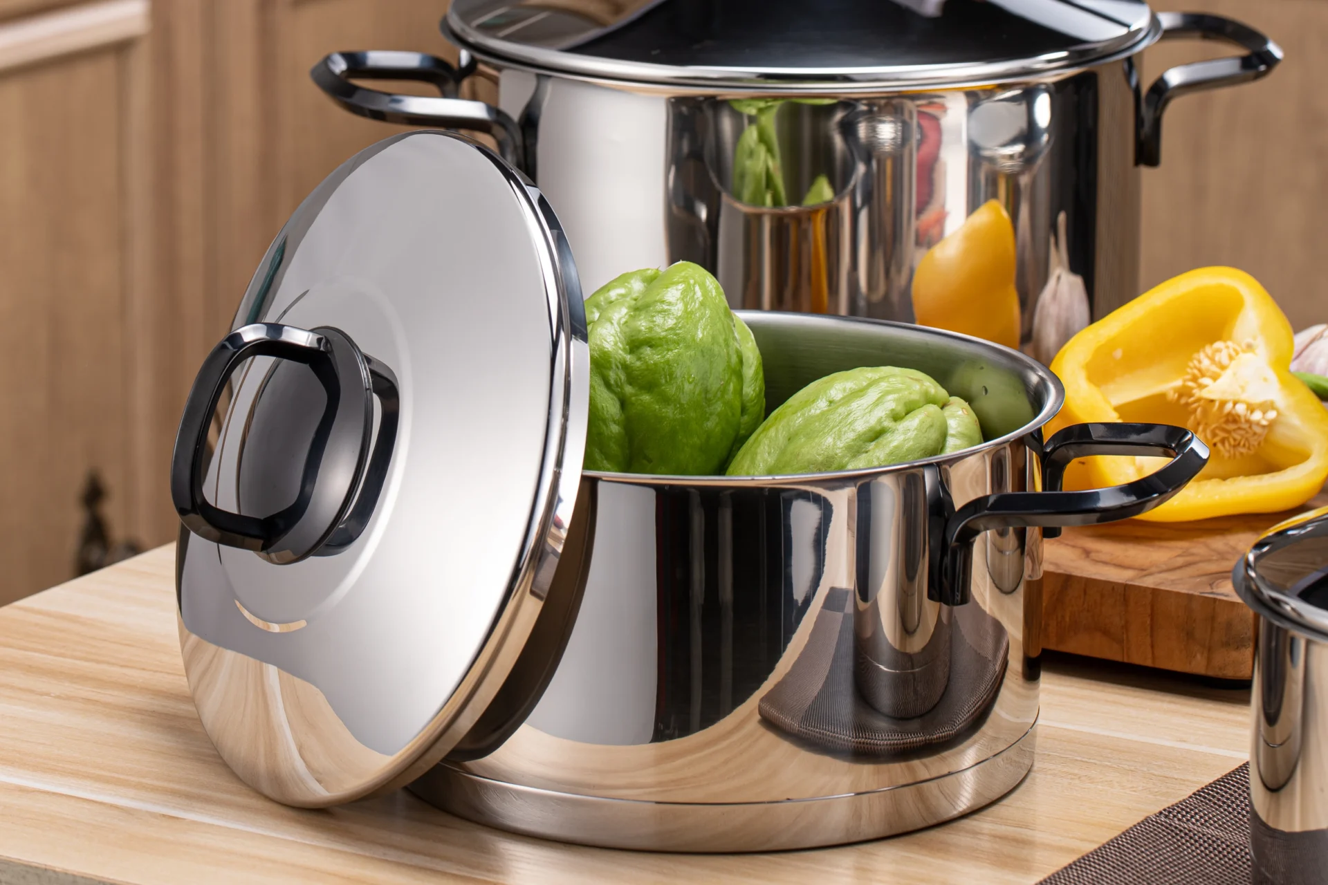stainless steel cookware safe