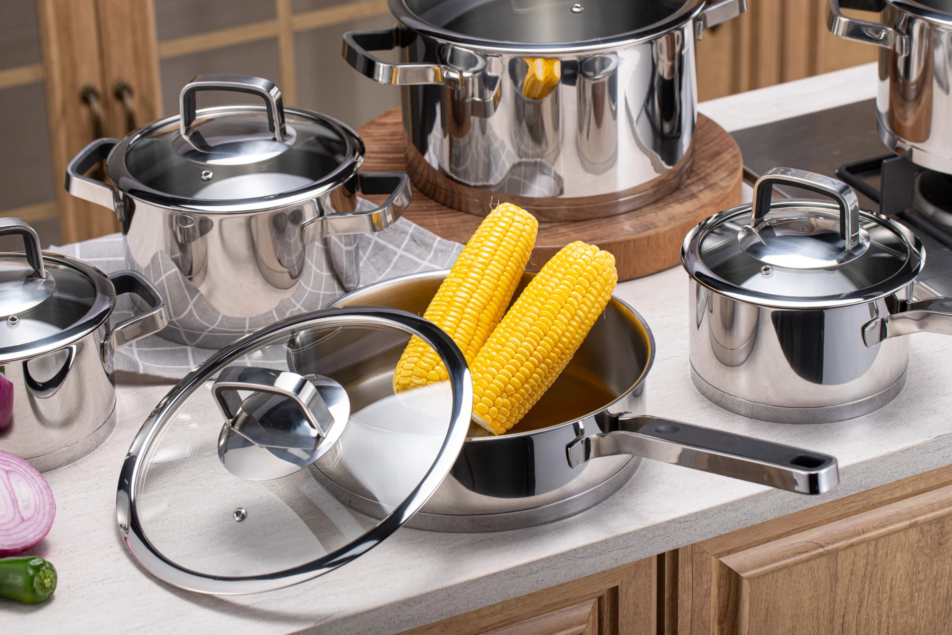 induction cooktop with cookware set frypan