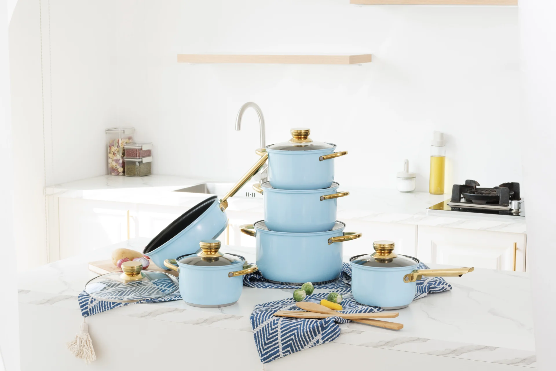 Colorful painted exterior stainless steel cookware
